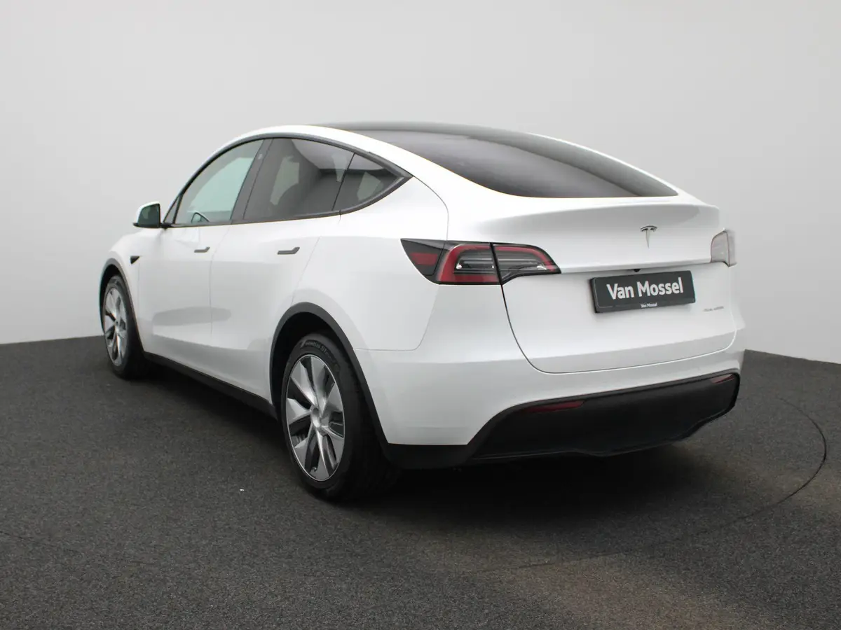 Tesla Model Y Long Range AWD 75 kWh: foto 2