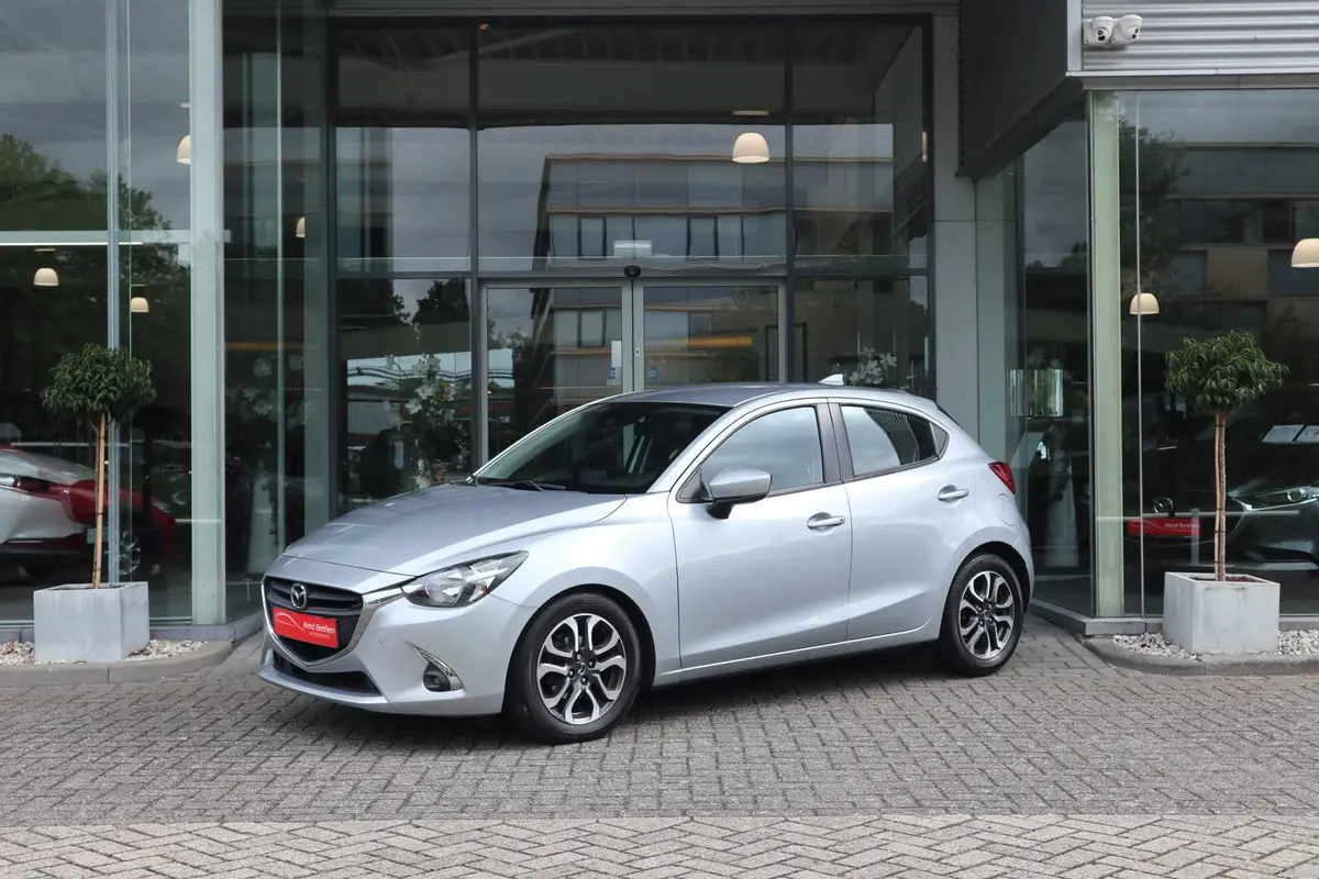 Mazda 2 1.5 Skyactiv-G Dynamic+: foto 2