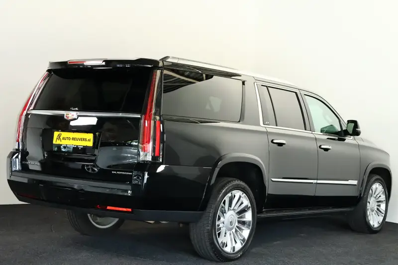 Cadillac Escalade 6.2 V8 Platinum ESV 2017 leasen bij DreamLease: foto 2