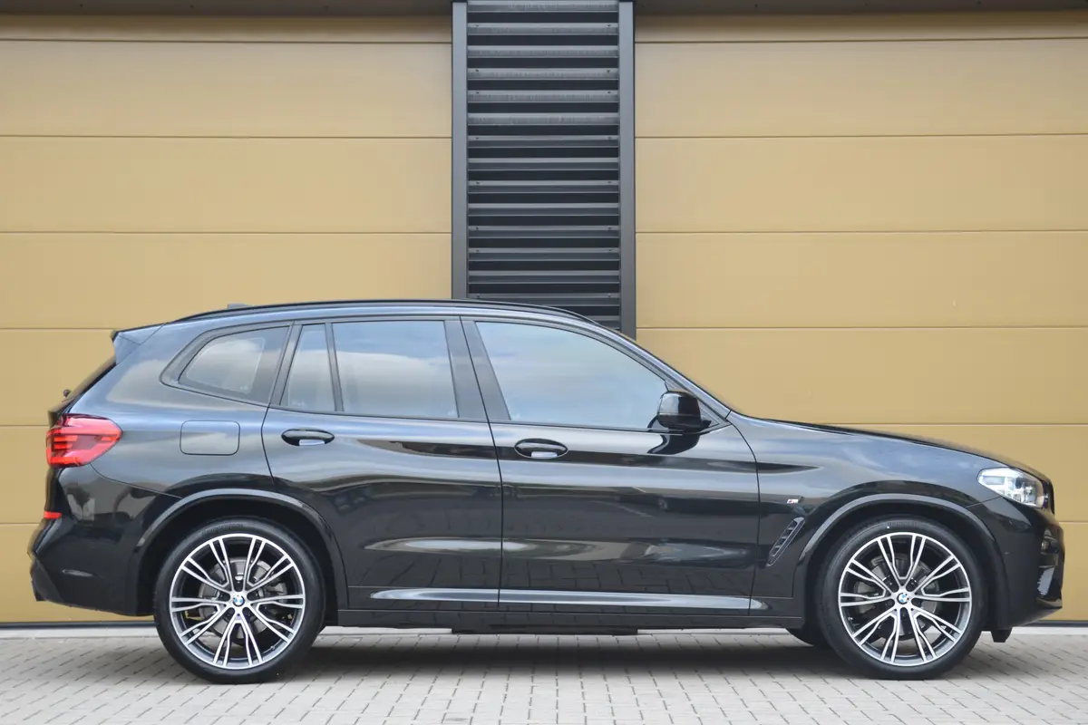 BMW X3 S-Drive 20i Launch Edition High Executive: foto 2