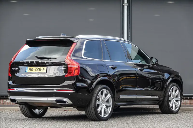 Volvo XC90 T8 Twin Engine 408Pk Aut. | Plug In Hybrid | AWD | Inscription | 7-Persoons | Panoramadak | Luchtvering | Achteruitrijcamera | 21'' | Ember Black 2015 leasen bij DreamLease: foto 2
