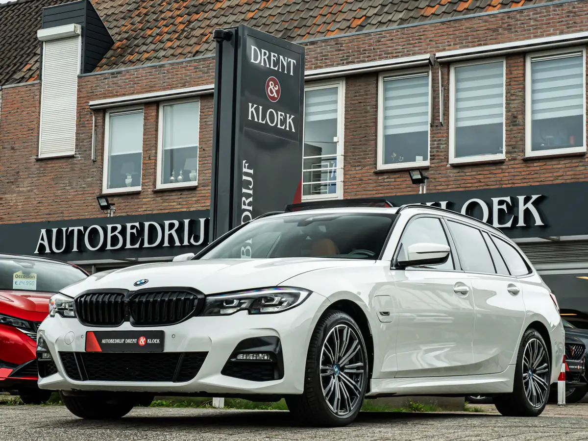 BMW 3 Serie Touring 330e Business Edition M-Sport: foto 1