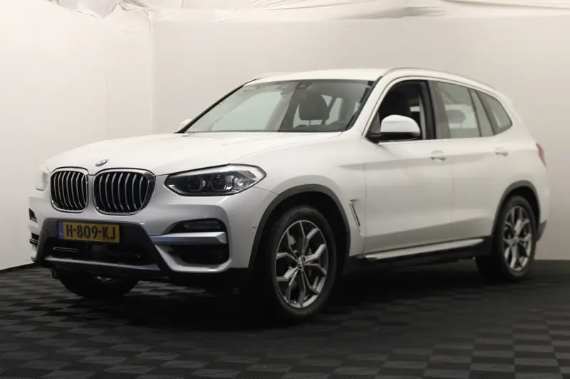 BMW X3 xDrive30i High Executive 2018 leasen bij DreamLease: foto 1