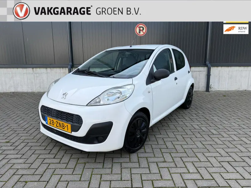 Peugeot 107 1.0 Blue Lease 5-drs (68pk) Airco / Radio-CD speler / APK 4-27 2013 leasen bij DreamLease: foto 1