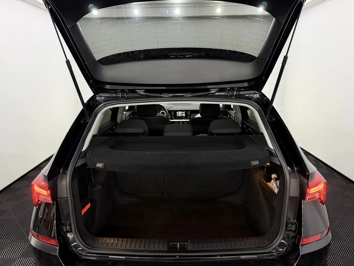 Škoda Kamiq 1.0 TSI Active: foto 27