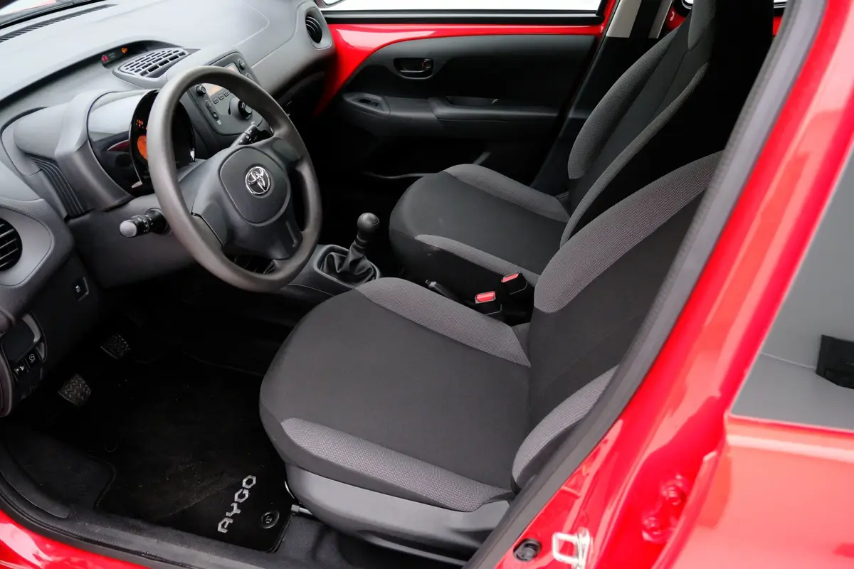 Toyota Aygo 1.0 VVT-i x 5-drs *6.317km!* 1e eigenaar: foto 2