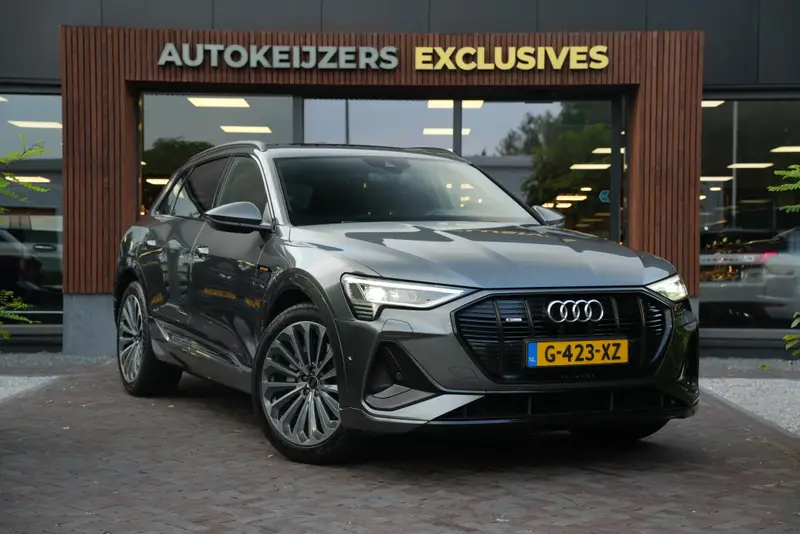 Audi e-tron e-tron 50 quattro Launch edition Black 71 kWh 2019 leasen bij DreamLease: foto 1
