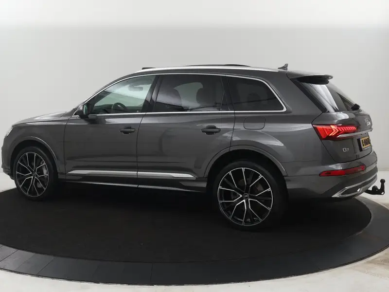 Audi Q7 55 TFSI e quattro Pro Line Plus | Panoramadak | Trekhaak | Leder | Stoelkoeling | 2021 leasen bij DreamLease: foto 2