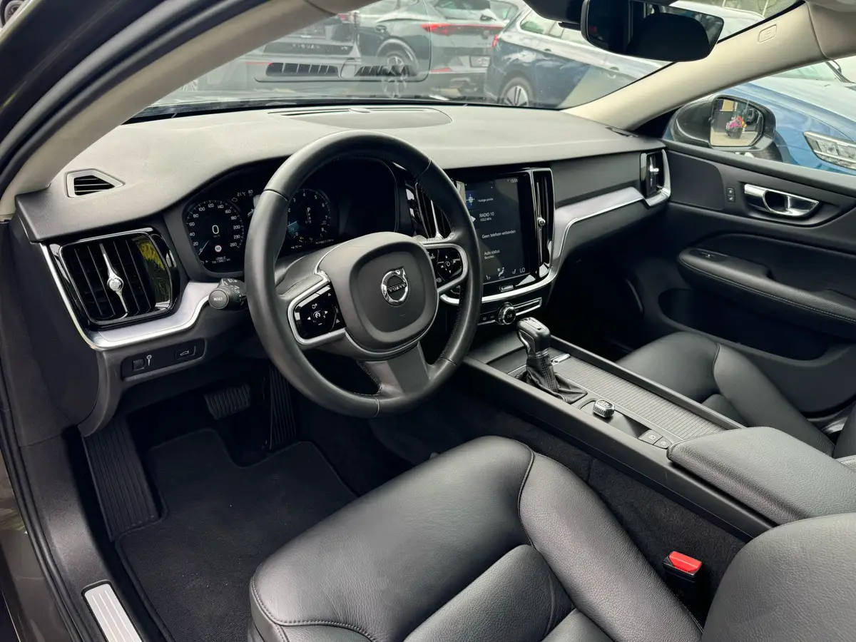 Volvo V60 2.0 T5 Momentum: foto 2