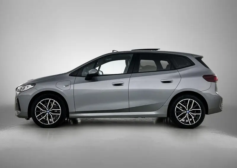 BMW 2 Serie Active Tourer 225e xDrive 2023 leasen bij DreamLease: foto 2