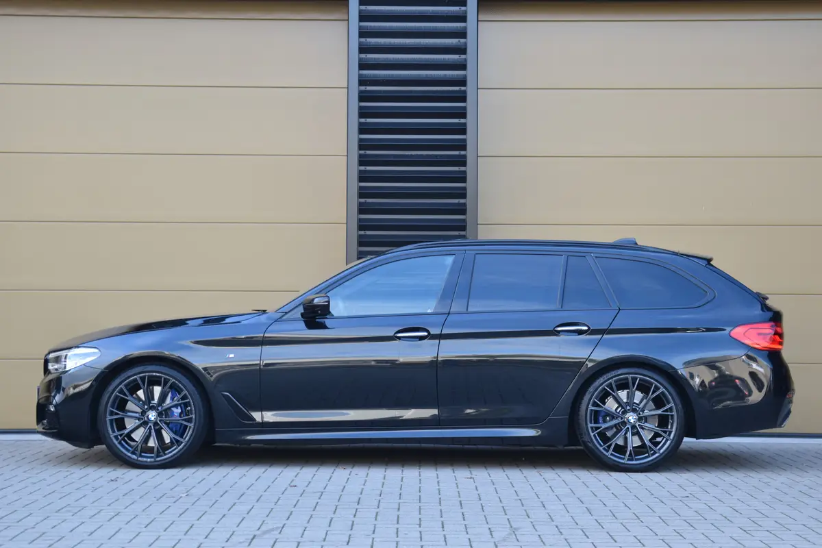 BMW 5 Serie Touring 540i xDrive High Executive: foto 2
