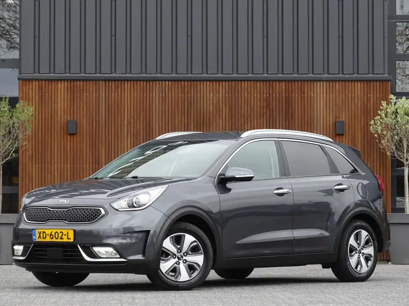 Kia Niro 1.6 GDi 141PK automaat / luxe pakket / LED / *NAP* 2019 leasen bij DreamLease: foto 1