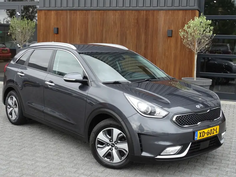 Kia Niro 1.6 GDi 141PK automaat / luxe pakket / LED / *NAP* 2019 leasen bij DreamLease: foto 2