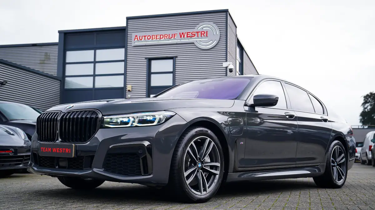BMW 7 Serie 745e High Executive | Massage | Softclose | Achterbankverwarming | 360 | Head Up Display | Carplay: foto 1