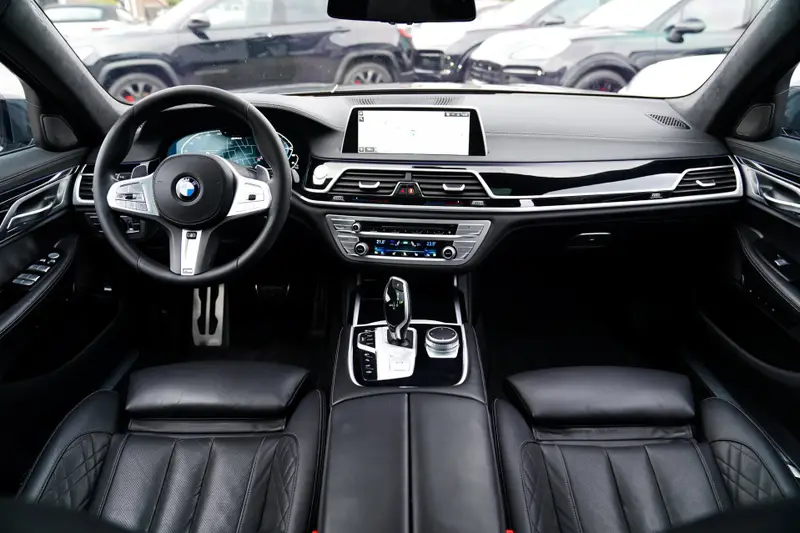 BMW 7 Serie 745e High Executive | Massage | Softclose | Achterbankverwarming | 360 | Head Up Display | Carplay 2019 leasen bij DreamLease: foto 2