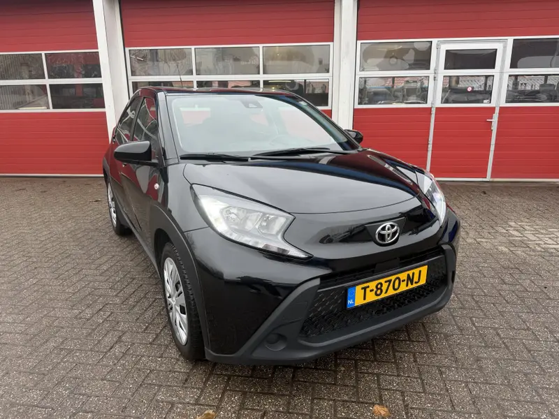 Toyota Aygo X 1.0 VVT-i 73 PK | MT Play | Airco | 2023 leasen bij DreamLease: foto 1