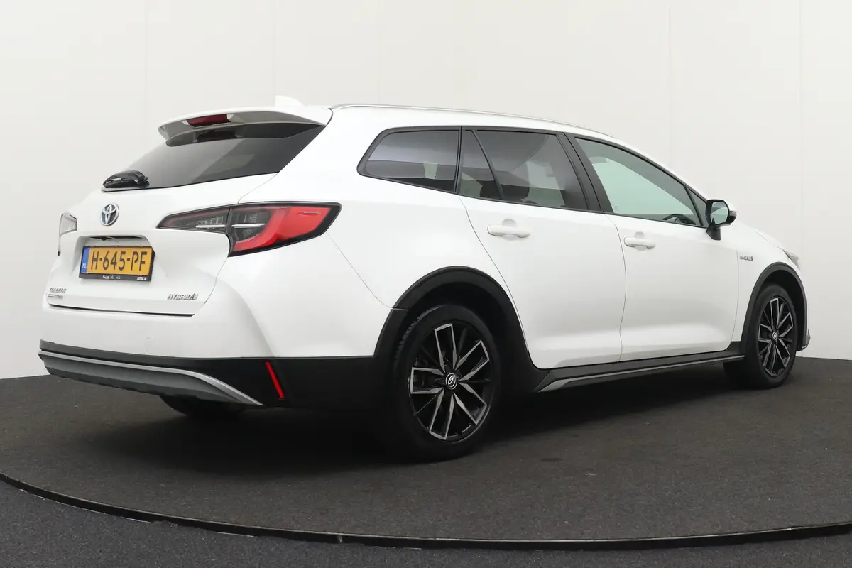 Toyota Corolla Touring Sports 1.8 Hybrid TREK: foto 2