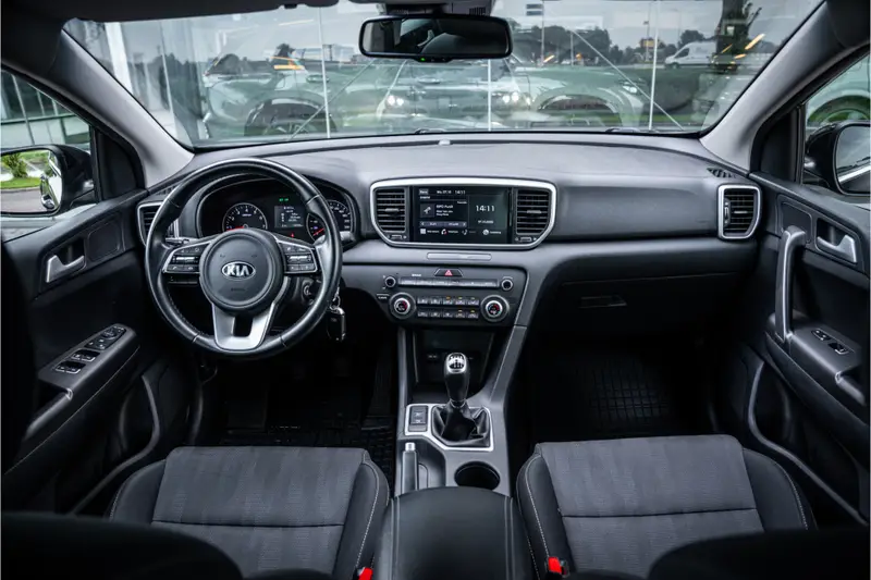 Kia Sportage 1.6 GDI DynamicLine ** Navigatie ** Bluetooth ** Camera 2021 leasen bij DreamLease: foto 2