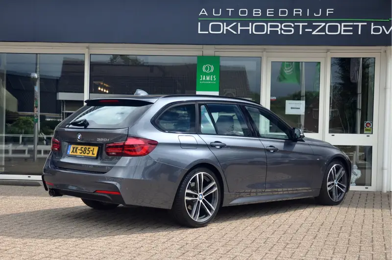 BMW 3 Serie Touring 320i 2019 leasen bij DreamLease: foto 2