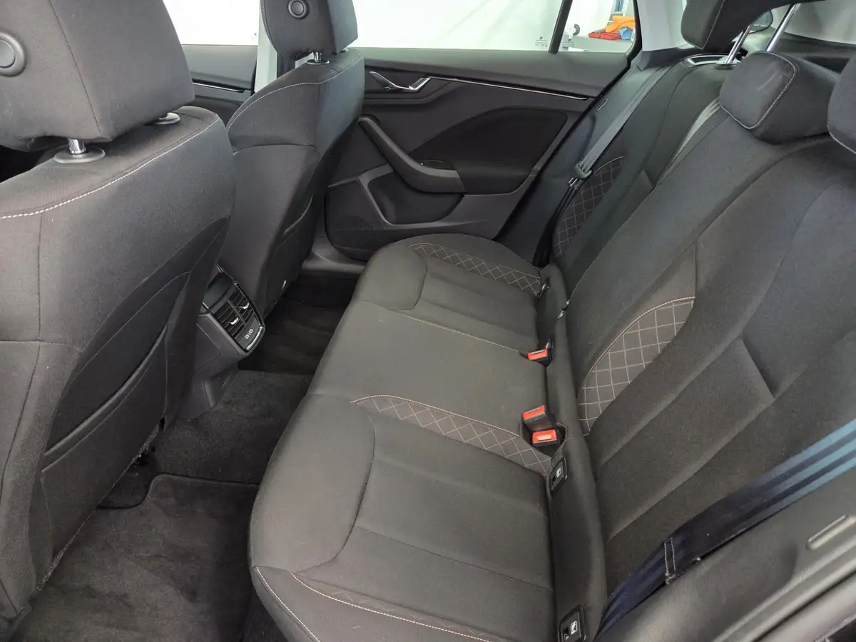 Škoda Kamiq 1.0 TSI Ambition: foto 16