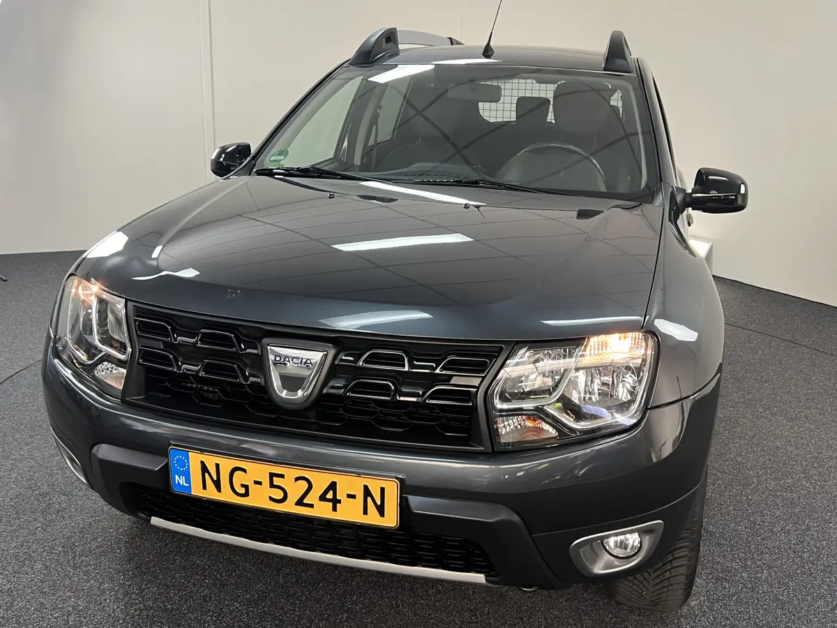 Dacia Duster 1.2 TCe 4x2 Blackshadow: foto 36