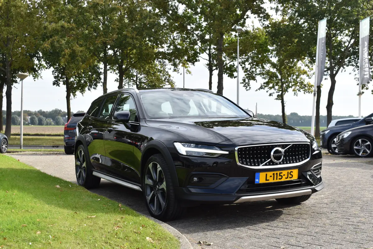 Volvo V60 Cross Country B5 AWD 265PK Automaat Pro: foto 2