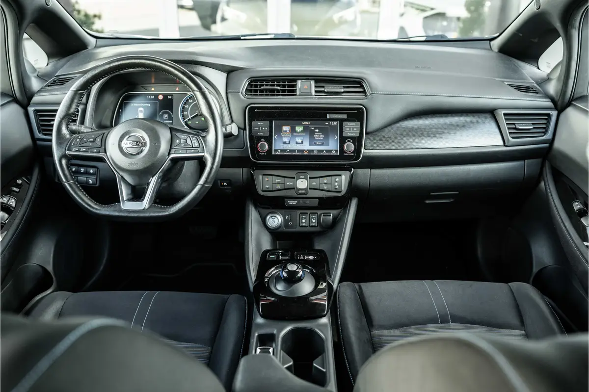 Nissan Leaf Acenta 40 kWh: foto 2