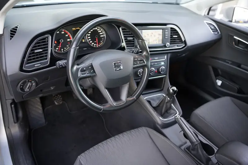 SEAT Leon ST 1.2 TSI Style Business Navi Xenon Cruise Airco Pdc 2014 leasen bij DreamLease: foto 2