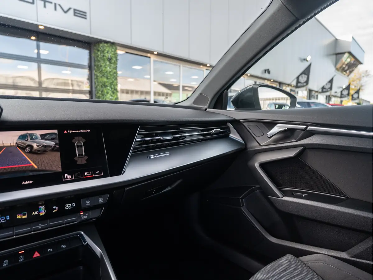 Audi A3 Limousine 35 TFSI Business edition: foto 2