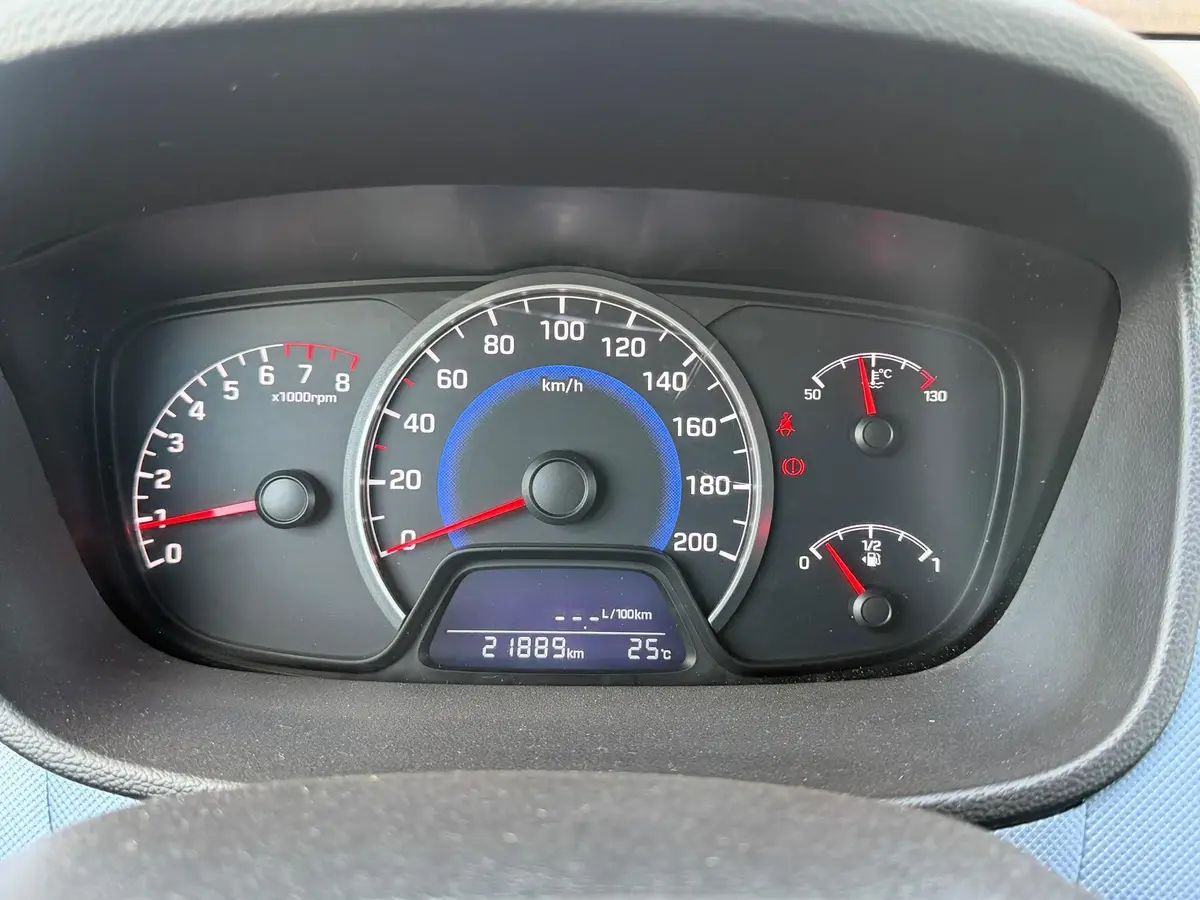Hyundai i10 1.0i i-Motion Comfort: foto 30