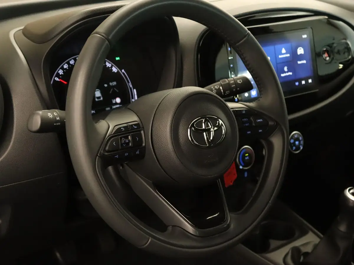 Toyota Aygo X 1.0 VVT-i MT Play: foto 2
