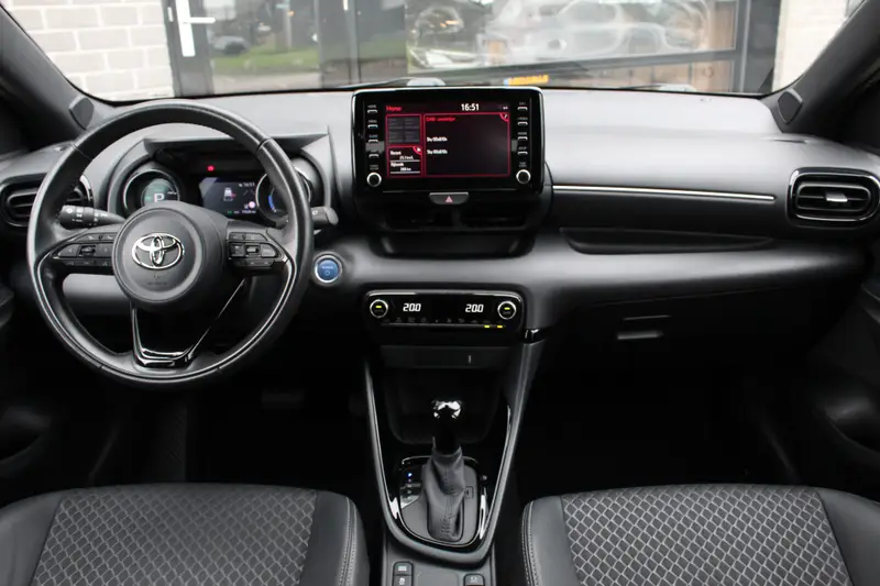 Toyota Yaris 1.5 Hybrid Executive 2020 leasen bij DreamLease: foto 2