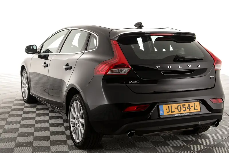 Volvo V40 2.0 T3 Momentum XENON-NAVI 2016 leasen bij DreamLease: foto 2