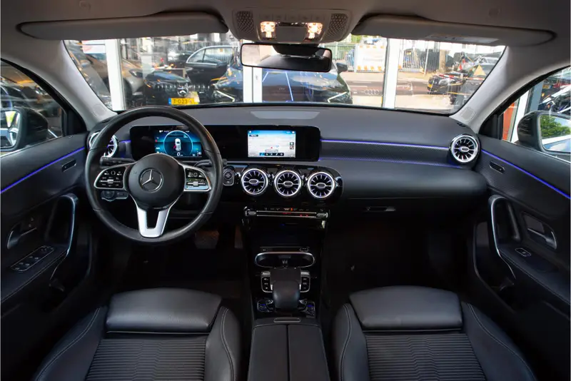 Mercedes-Benz A-Klasse 180 Business Solution AMG 2019 leasen bij DreamLease: foto 2