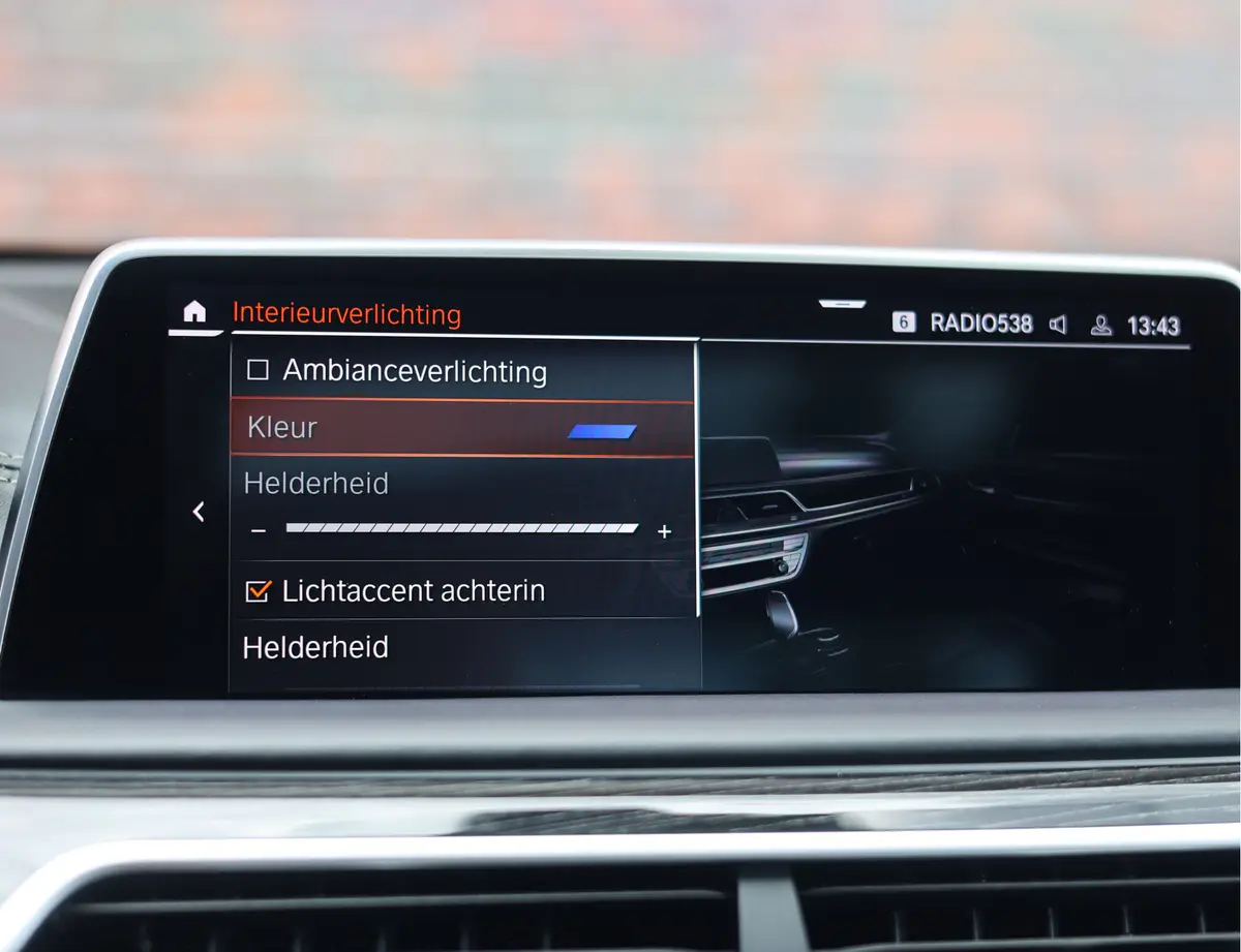 BMW 7 Serie M760Li xDrive: foto 50