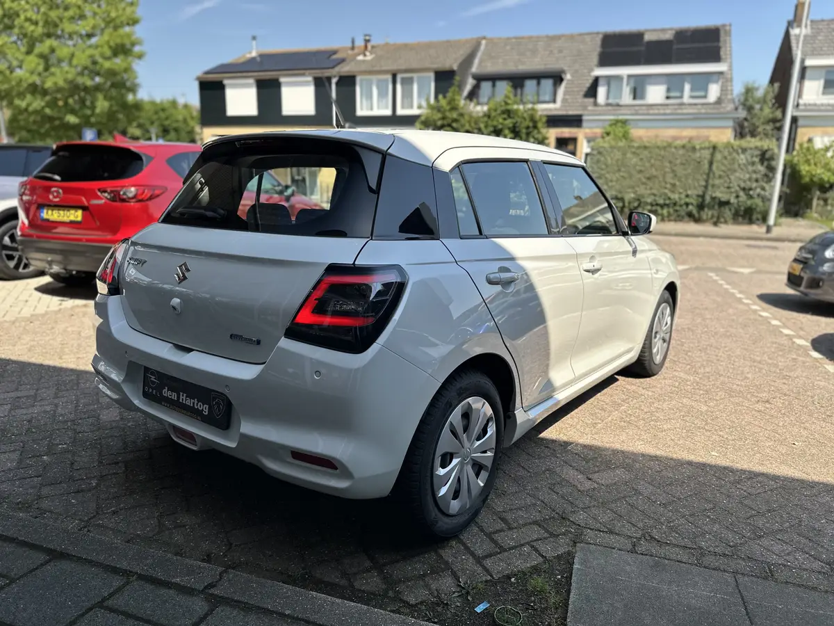 Suzuki Swift 1.2 Comfort Smart Hybrid: foto 2