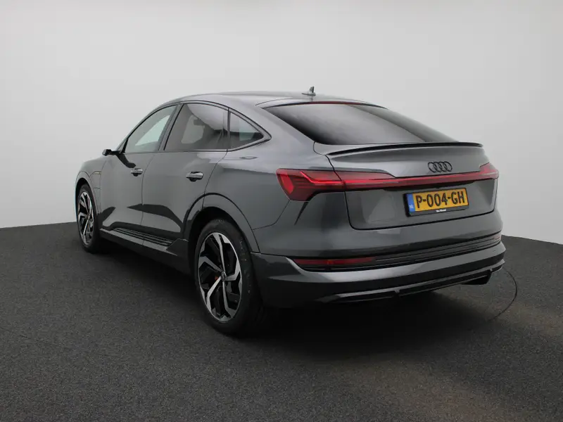 Audi e-tron Sportback 55 quattro S edition 95 kWh 2021 leasen bij DreamLease: foto 2