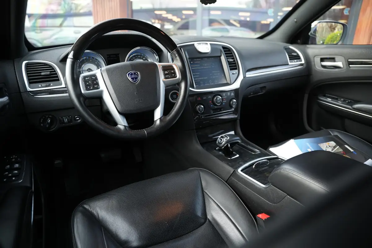 Lancia Thema 3.6 V6 Platinum Gepantserd / Armoured B4: foto 2
