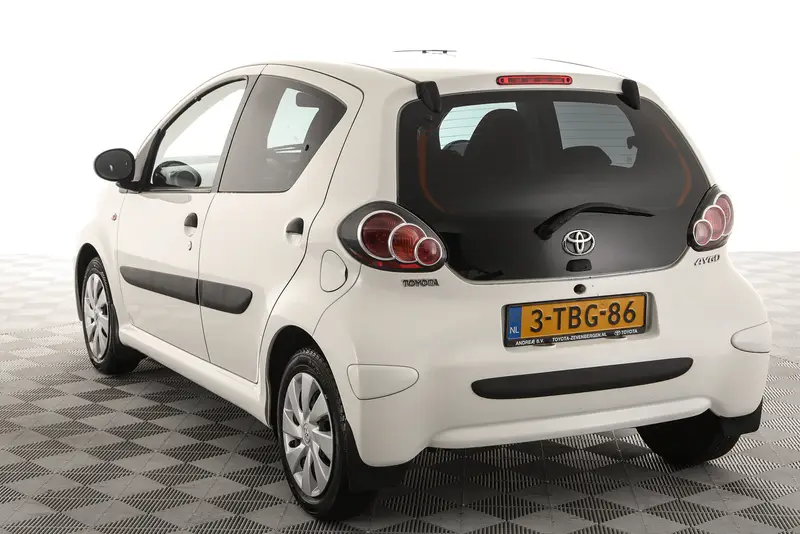 Toyota Aygo 1.0 VVT-I Now 2014 leasen bij DreamLease: foto 2