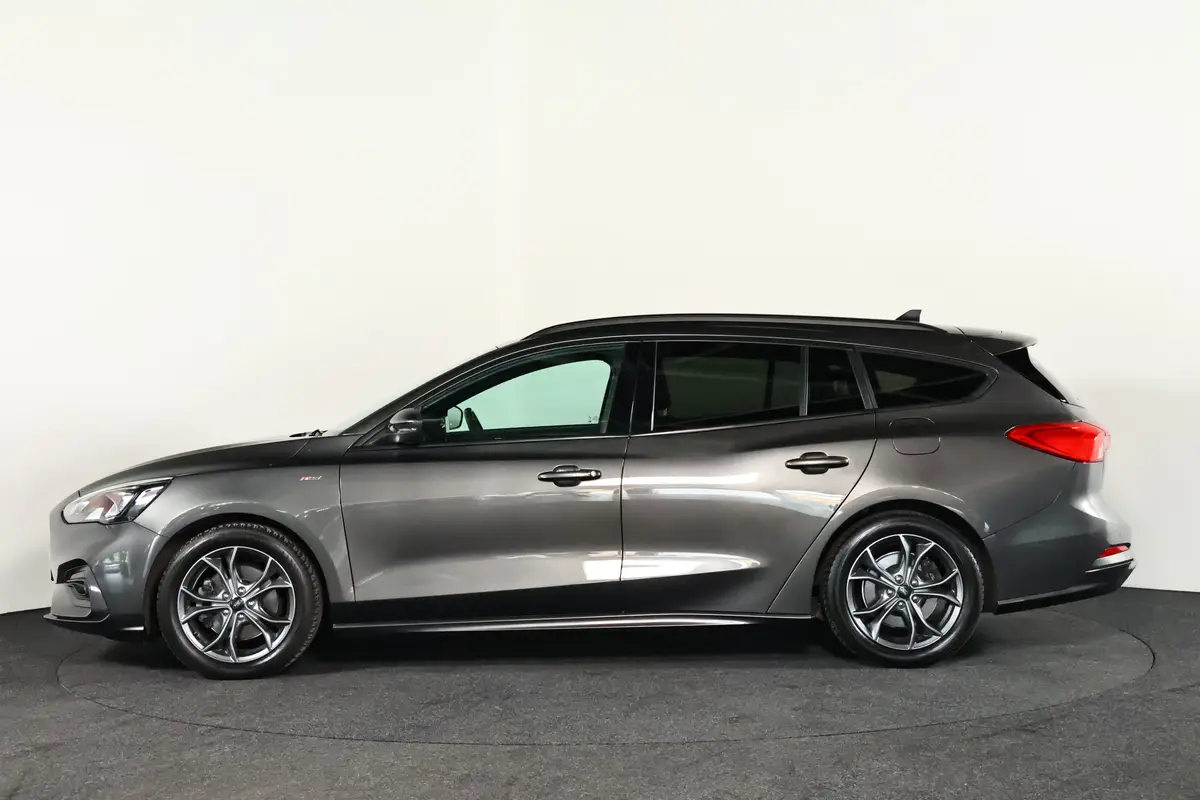 Ford Focus 1.0 EcoBoost Hybrid ST Line: foto 26