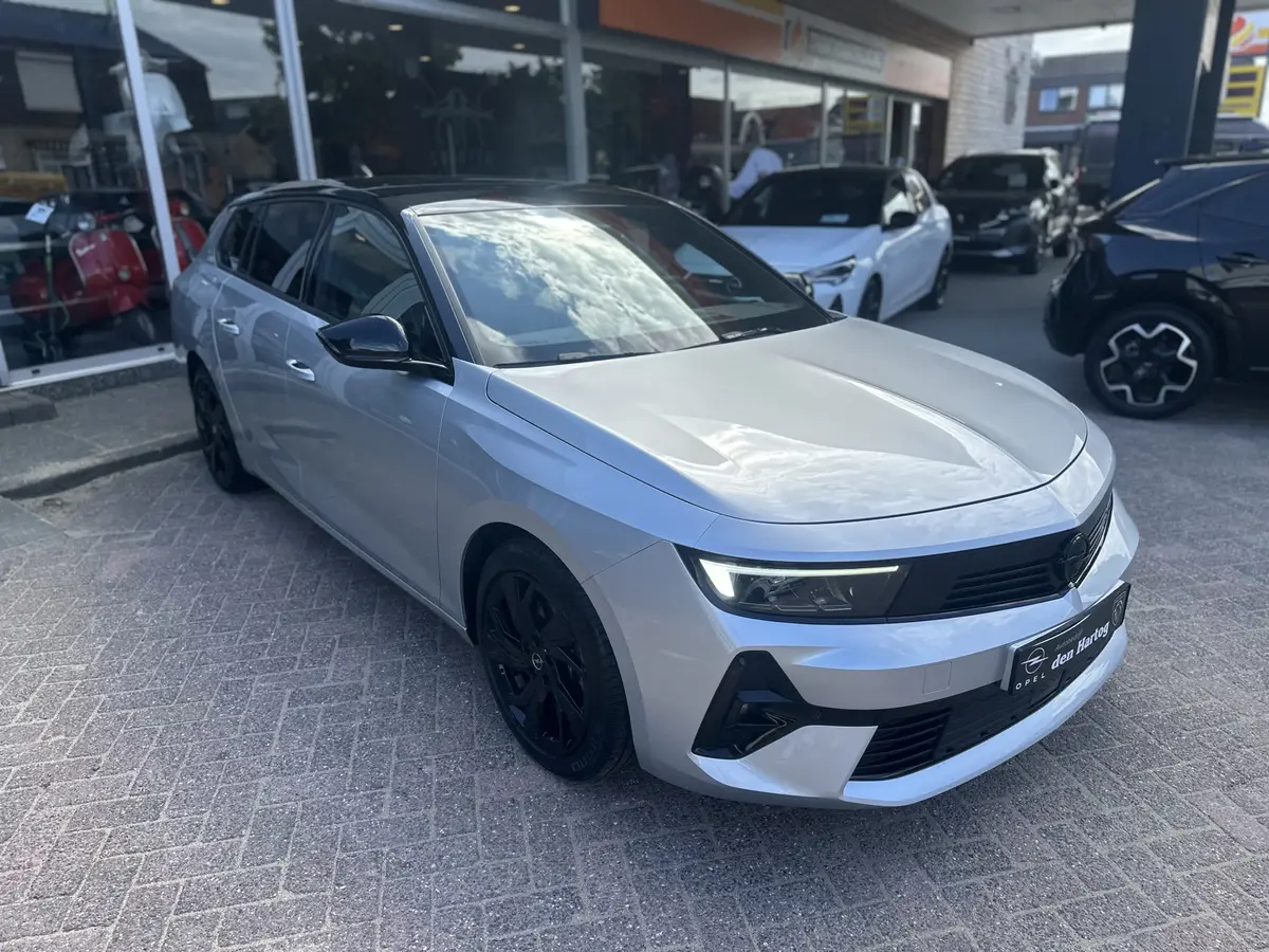 Opel Astra Sports Tourer 1.2 Turbo GS: foto 40