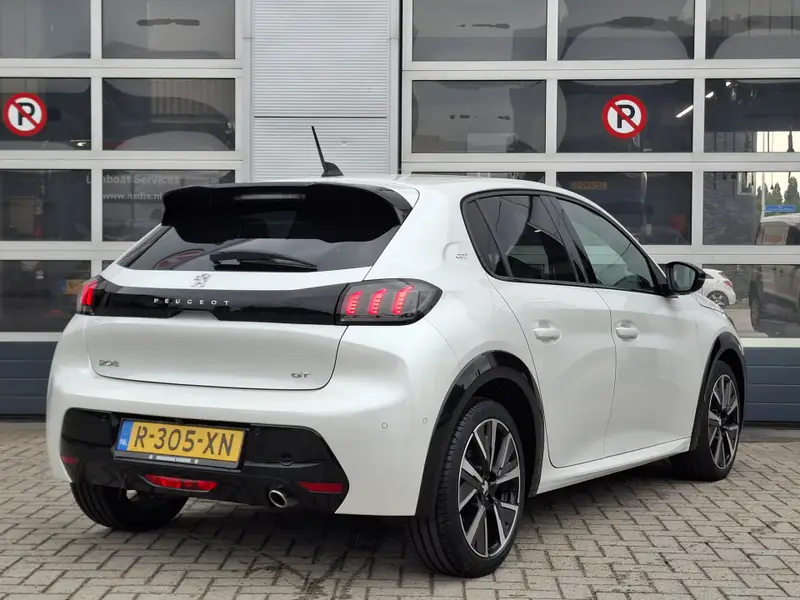 Peugeot 208 1.2 PureTech Allure Pack 2021 leasen bij DreamLease: foto 2