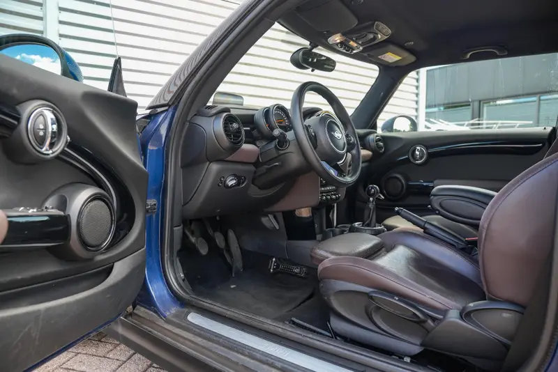 MINI 3-Deurs 1.5 Cooper D Chili 2014 leasen bij DreamLease: foto 2
