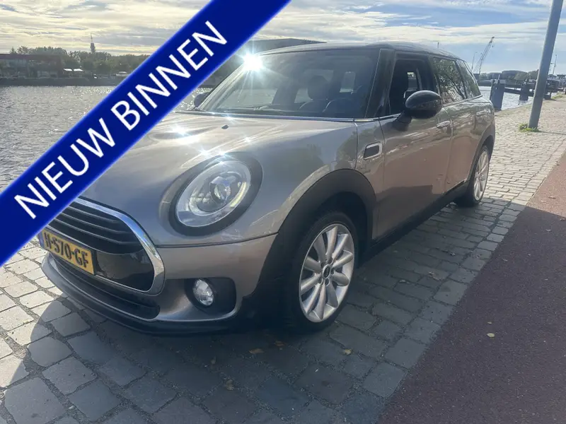 MINI Clubman 1.5 Cooper Pepper Serious Business 2017 leasen bij DreamLease: foto 1
