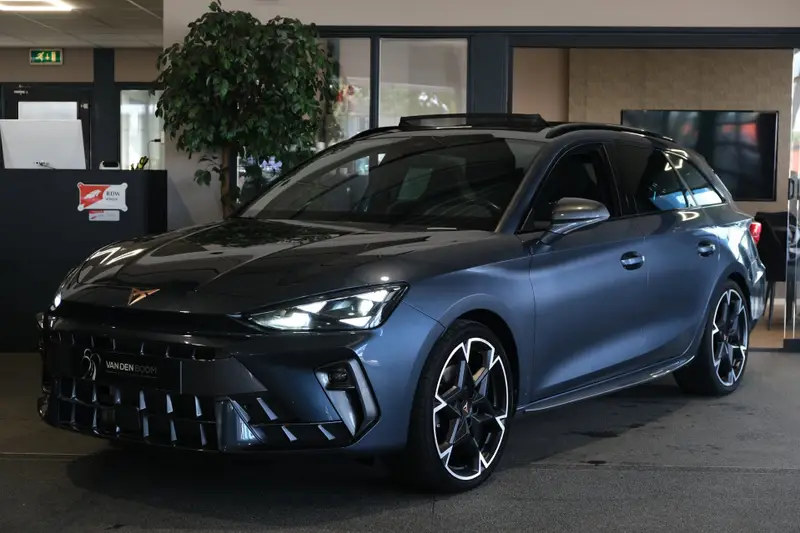 CUPRA Leon Sportstourer 1.5 eTSI 150PK DSG Facelift Pano Led Cam Navi Sennheiser SuperSport ACC 2024 leasen bij DreamLease: foto 1
