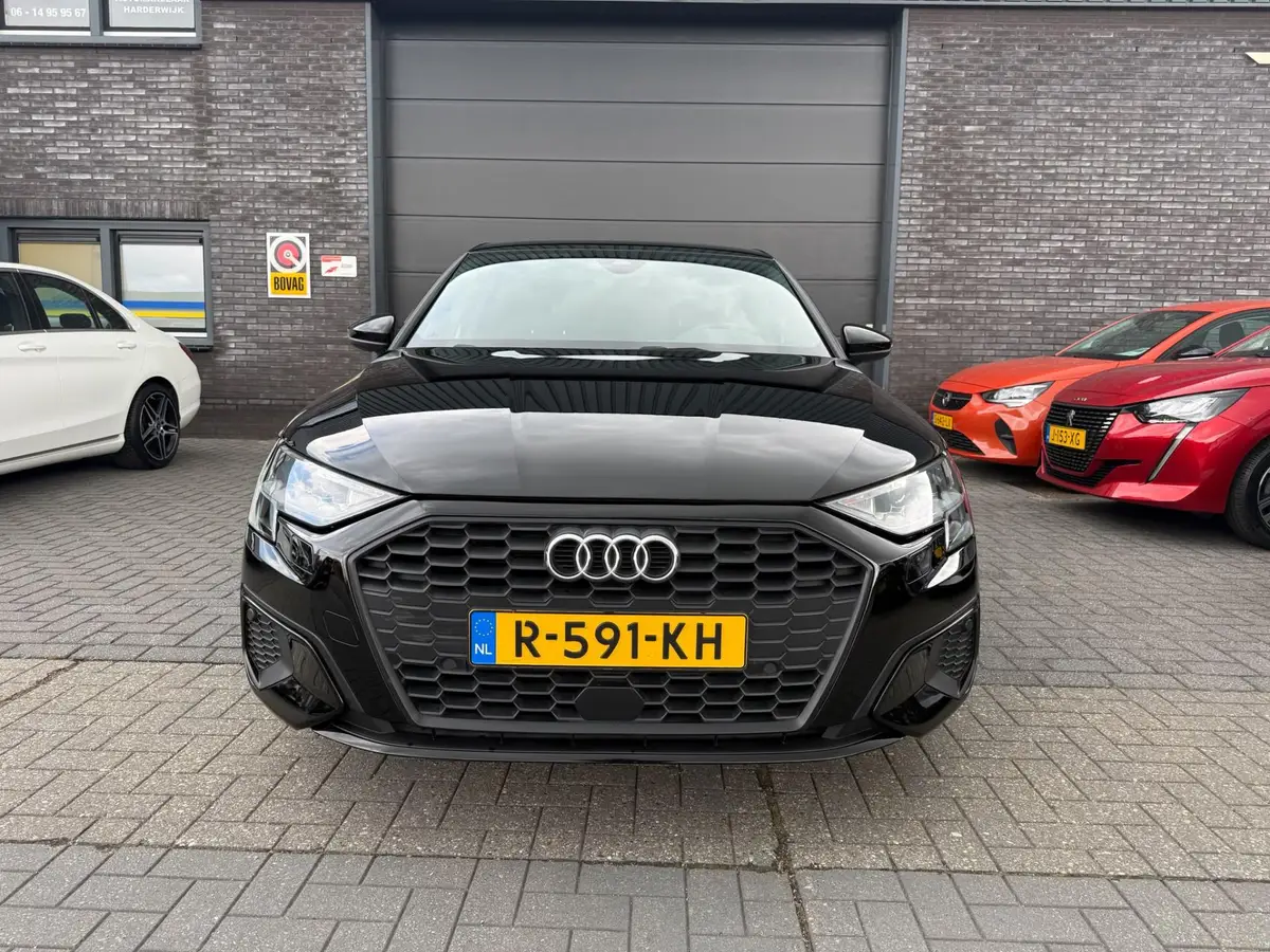 Audi A3 Limousine 30 TFSI Pro Line: foto 2