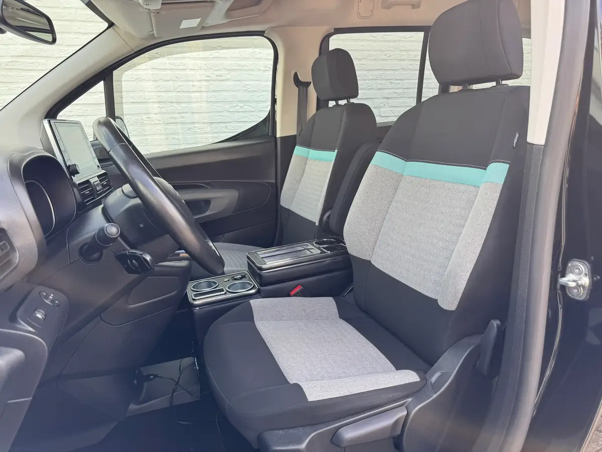 Citroën Berlingo XL 1.2 PureTech Shine 7p Trekhaak All-Season Banden, Carplay, Navi, Parkeersensoren, Climate Control: foto 2