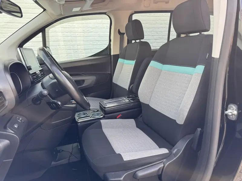 Citroën Berlingo XL 1.2 PureTech Shine 7p Trekhaak All-Season Banden, Carplay, Navi, Parkeersensoren, Climate Control 2019 leasen bij DreamLease: foto 2