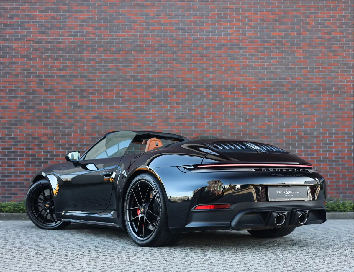 Porsche 911 Cabrio Carrera 4 GTS: foto 2
