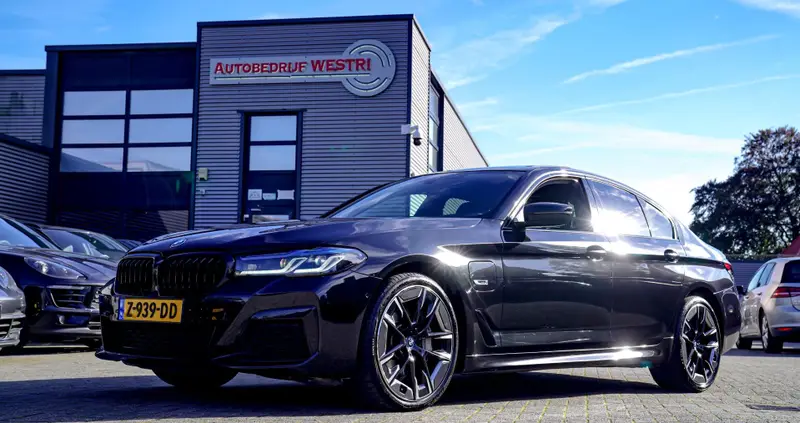 BMW 5 Serie 545e xDrive High Executive | Harman/Kardon | Laser LED | HuD | Facelift | Softclose | Panorama | Alcantara | Massage 2021 leasen bij DreamLease: foto 1